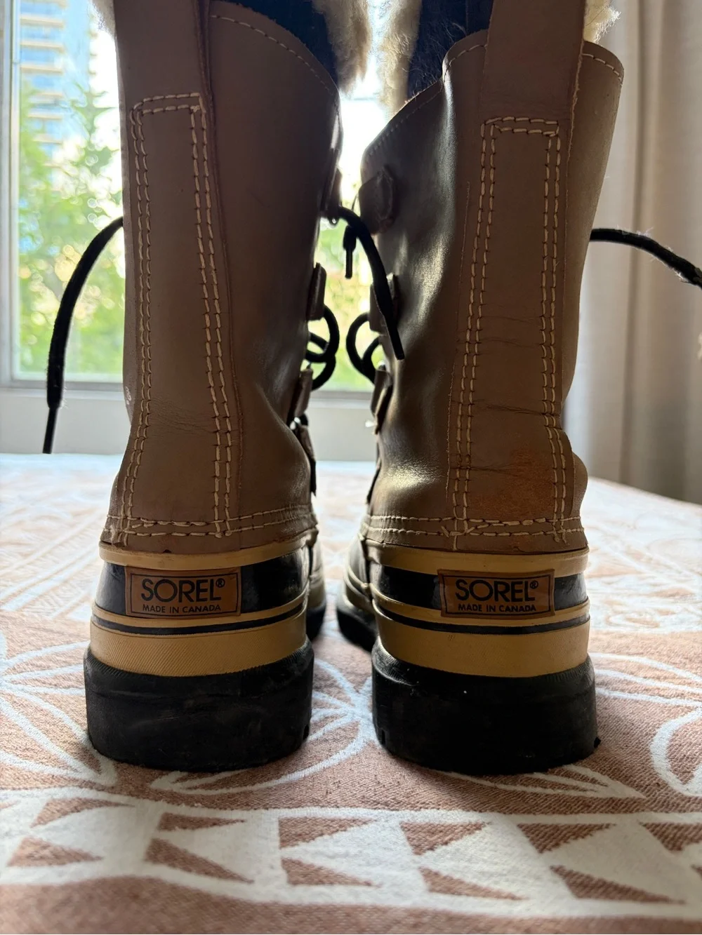 VINTAGE Made In Canada - Caribou Kaufman Women's Tan Lace-Up Winter Boots